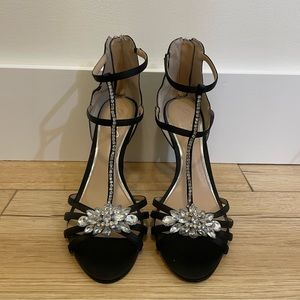 Badgley Mischka event shoes. Perfect for New Year’s Eve or an event!